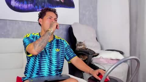 Snapshot of damon_storm chatting on 04-14-26, 08:31 DAMON online show from 04-14-26, 08:31