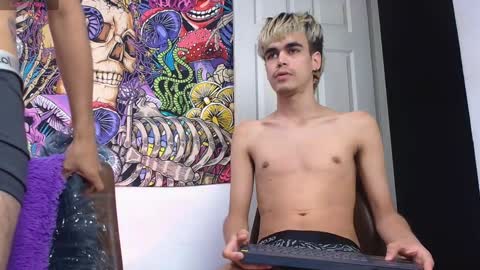 Snapshot of damoncolbi chatting on 01-18-25, 11:44 damoncolbi online show from 01-18-25, 11:44