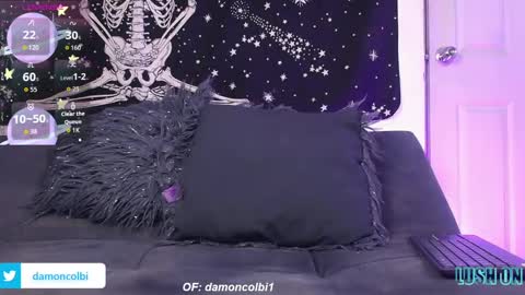 Snapshot of damoncolbi chatting on 10-09-25, 11:14 damoncolbi online show from 10-09-25, 11:14
