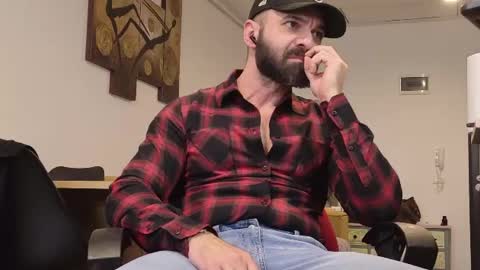 Snapshot of damonsalvatore222 chatting on 05-18-26, 04:07 damonsalvatore222 online show from 05-18-26, 04:07