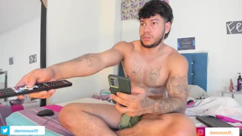 Snapshot of damonxxx1 chatting on 01-31-25, 01:45 Damon online show from 01-31-25, 01:45