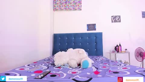 Snapshot of damonxxx1 chatting on 02-07-25, 06:13 Damon online show from 02-07-25, 06:13