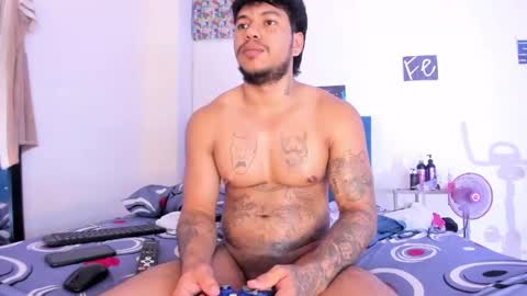 Snapshot of damonxxx1 chatting on 02-14-25, 06:02 Damon online show from 02-14-25, 06:02