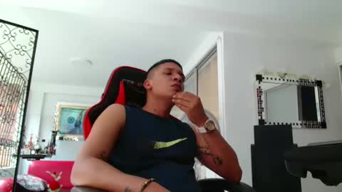 damyan_2003 online show from 02-18-25, 06:37