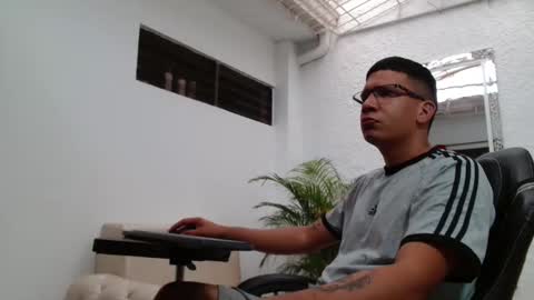 damyan_2003 online show from 04-07-26, 07:14