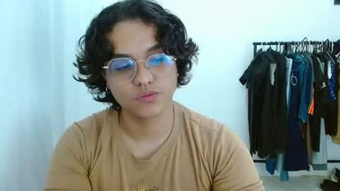 Snapshot of dan_blous chatting on 06-18-26, 12:00 Diane Blosson online show from 06-18-26, 12:00