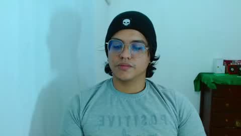 Snapshot of dan_blous chatting on 06-26-26, 01:54 Diane Blosson online show from 06-26-26, 01:54