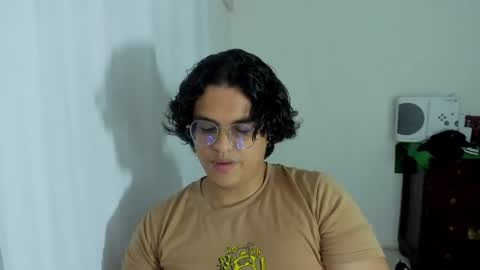 Snapshot of dan_blous chatting on 07-03-26, 09:32 Diane Blosson online show from 07-03-26, 09:32