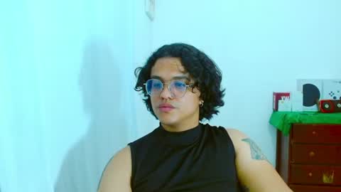 Snapshot of dan_blous chatting on 07-15-26, 01:33 Diane Blosson online show from 07-15-26, 01:33