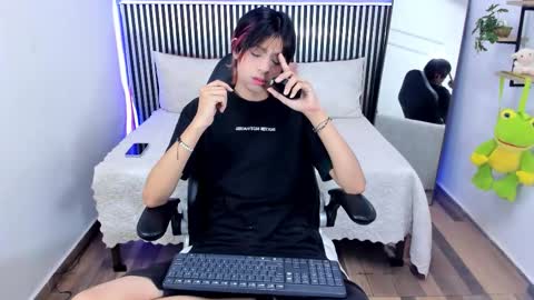 D A N online show from 09-15-25, 01:44