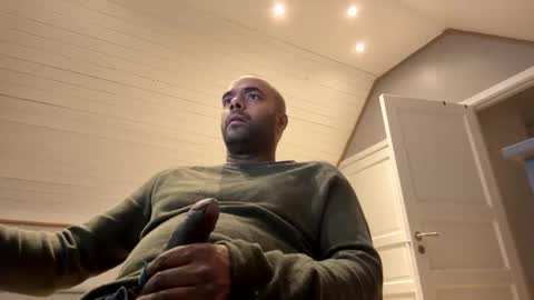 Snapshot of dan_the_man43 chatting on 11-25-25, 06:08 dan_the_man43 online show from 11-25-25, 06:08