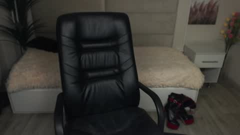 Snapshot of dana_dom chatting on 12-30-24, 01:26 Dana Dom online show from 12-30-24, 01:26