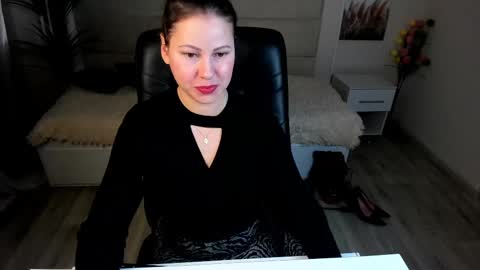 Snapshot of dana_dom chatting on 02-18-25, 02:05 Dana Dom online show from 02-18-25, 02:05