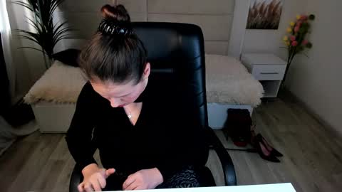 Snapshot of dana_dom chatting on 02-18-25, 05:09 Dana Dom online show from 02-18-25, 05:09