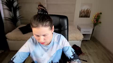 Snapshot of dana_dom chatting on 02-24-25, 10:15 Dana Dom online show from 02-24-25, 10:15