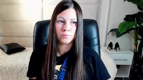 Snapshot of dana_dom chatting on 10-24-25, 02:52 Dana Dom online show from 10-24-25, 02:52