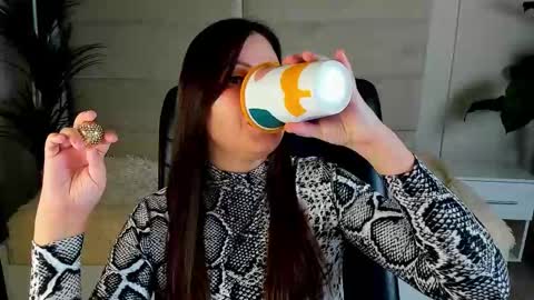 Snapshot of dana_dom chatting on 11-23-25, 02:00 Dana Dom online show from 11-23-25, 02:00