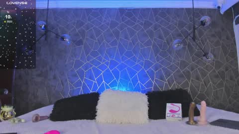 Snapshot of danaandthamaraangels chatting on 04-22-26, 10:33 online show from 04-22-26, 10:33