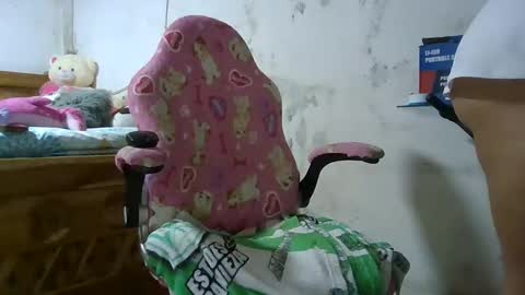 Snapshot of danae01 chatting on 04-19-26, 07:16 danae01 online show from 04-19-26, 07:16