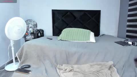 Snapshot of dancelwashington chatting on 03-22-26, 01:20 Dancel online show from 03-22-26, 01:20