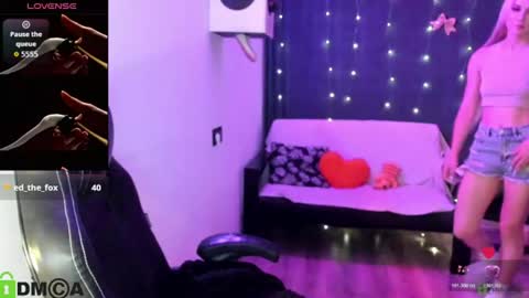 Snapshot of dances_queen chatting on 07-07-26, 07:23 dances_queen online show from 07-07-26, 07:23