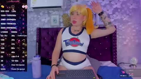 Snapshot of danee_19 chatting on 02-20-25, 02:02 Daniela online show from 02-20-25, 02:02