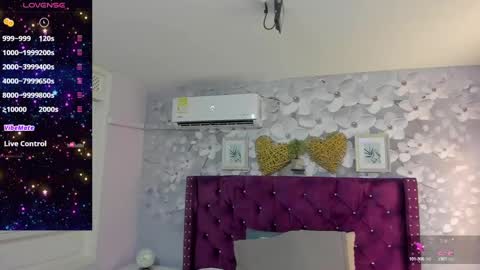 Snapshot of danee_19 chatting on 02-22-25, 11:35 Daniela online show from 02-22-25, 11:35