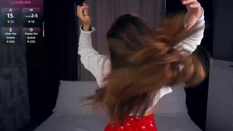 Snapshot of danetteblank chatting on 10-19-25, 05:19 Asha online show from 10-19-25, 05:19