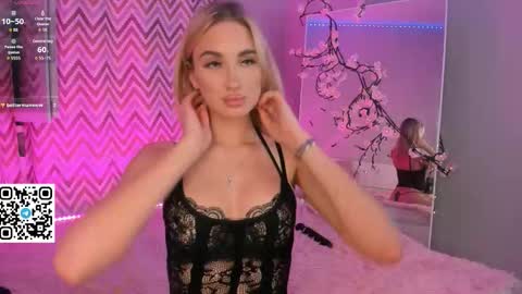 Snapshot of danger_bella chatting on 11-06-25, 07:37 Bella online show from 11-06-25, 07:37