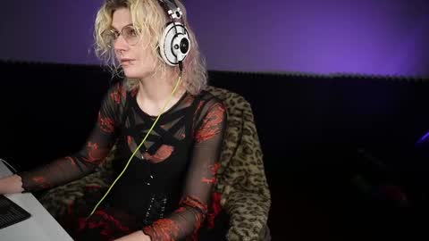 Danger Bones online show from 09-21-25, 02:13