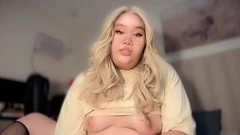 Snapshot of dangerous_womanxx chatting on 07-06-26, 04:53 Ms. K online show from 07-06-26, 04:53