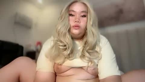 Snapshot of dangerous_womanxx chatting on 07-08-26, 03:38 Ms. K online show from 07-08-26, 03:38