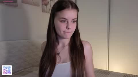 Snapshot of dangerouss_lady chatting on 10-29-25, 03:20 Eva online show from 10-29-25, 03:20