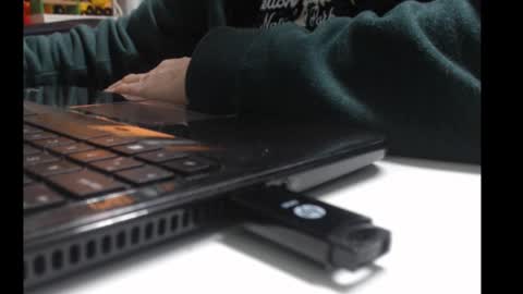 Snapshot of dani_alpina chatting on 01-12-25, 03:36 dani_alpina online show from 01-12-25, 03:36