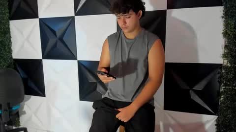 Snapshot of dani_cumboy chatting on 10-25-25, 02:35 dani_cumboy online show from 10-25-25, 02:35