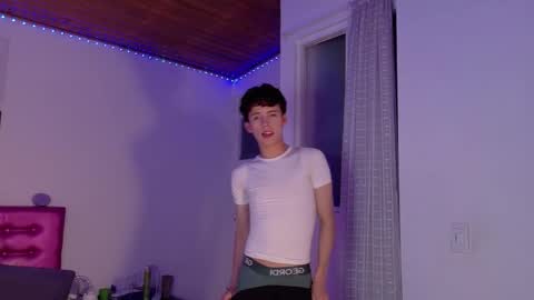 Snapshot of dani_dancer chatting on 02-05-26, 11:42 Dani Dancer online show from 02-05-26, 11:42