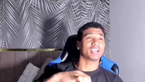 Snapshot of dani_dick_ chatting on 09-18-25, 09:28 Daniel online show from 09-18-25, 09:28