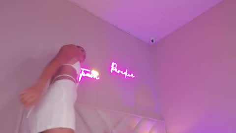 Hi I am Dani online show from 09-09-25, 11:43