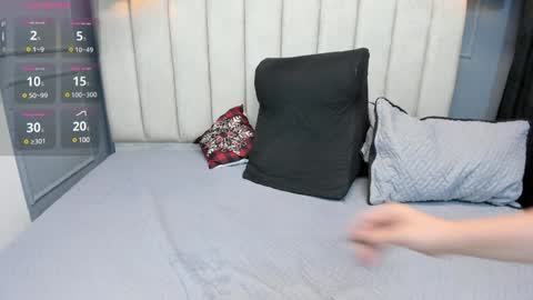 Snapshot of dania_moore_ chatting on 12-20-24, 10:43 JANE online show from 12-20-24, 10:43