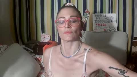 danicamore online show from 02-06-26, 08:40