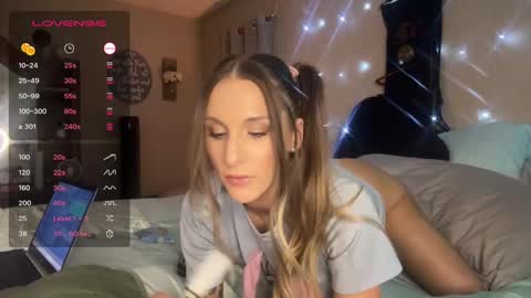 Snapshot of danidragon69 chatting on 01-12-25, 10:23 Dani Dragon online show from 01-12-25, 10:23