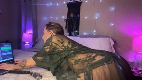 Snapshot of danidragon69 chatting on 01-15-25, 08:51 Dani Dragon online show from 01-15-25, 08:51