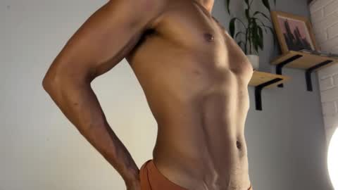 Snapshot of daniel0910s chatting on 12-01-24, 09:04 Daniel online show from 12-01-24, 09:04