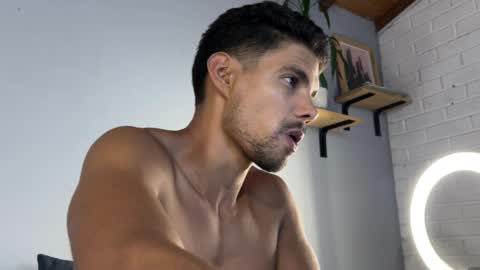 Snapshot of daniel0910s chatting on 12-24-24, 01:27 Daniel online show from 12-24-24, 01:27