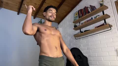 Snapshot of daniel0910s chatting on 12-29-24, 10:14 Daniel online show from 12-29-24, 10:14