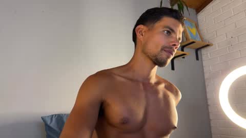 Snapshot of daniel0910s chatting on 01-25-25, 06:35 Daniel online show from 01-25-25, 06:35