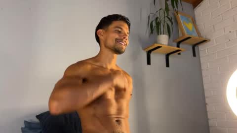 Snapshot of daniel0910s chatting on 01-27-25, 01:05 Daniel online show from 01-27-25, 01:05