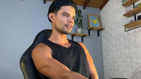 Snapshot of daniel0910s chatting on 02-02-25, 11:11 Daniel online show from 02-02-25, 11:11