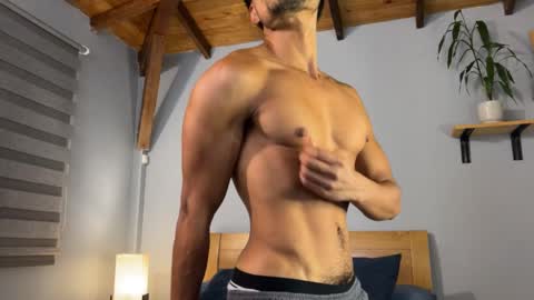 Snapshot of daniel0910s chatting on 02-10-25, 01:24 Daniel online show from 02-10-25, 01:24