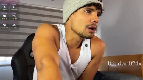 Snapshot of daniel0910s chatting on 10-11-25, 03:32 Daniel online show from 10-11-25, 03:32